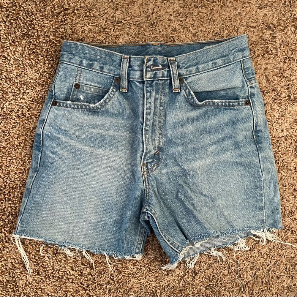Levi’s Mid Thigh/Biker Shorts